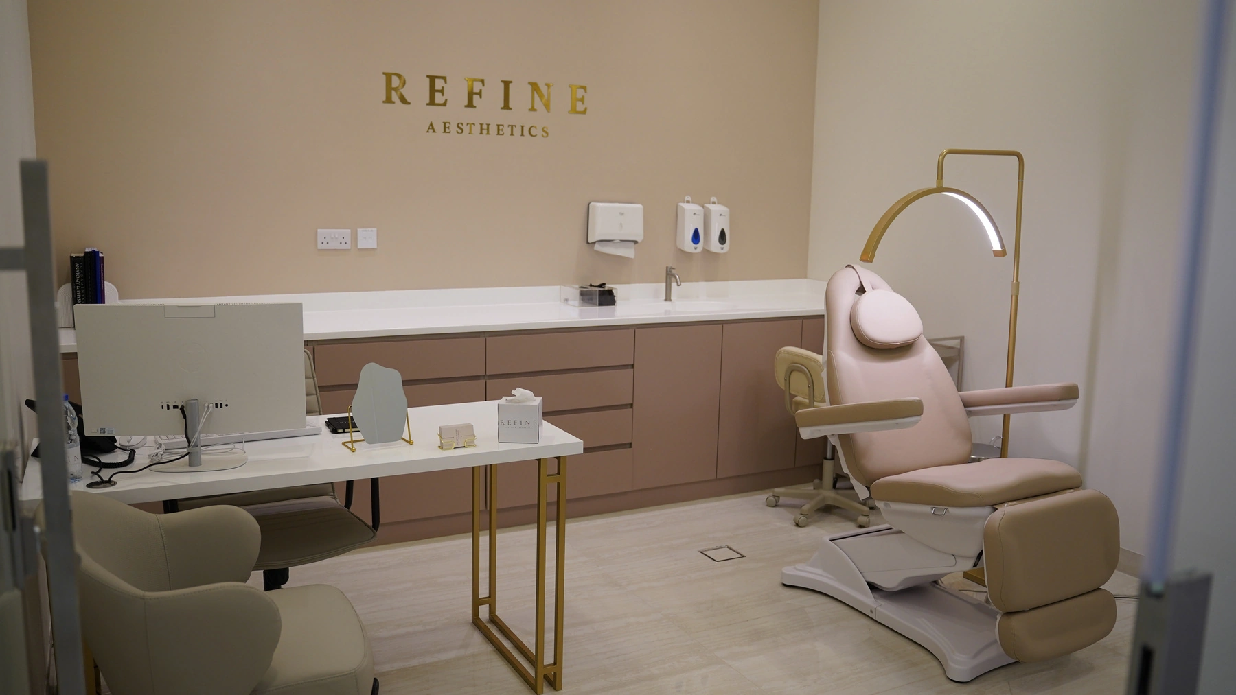 REFINE aesthetics treatment room